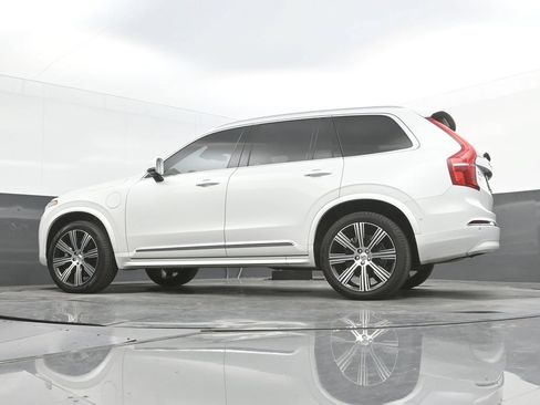 Certified 2025 Volvo XC90 T8 Ultra w/ Protection Package Premier AWD/4WD image 33