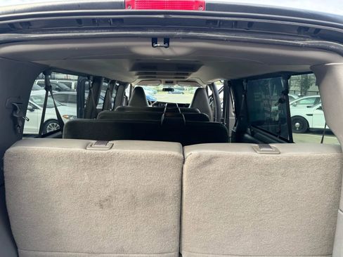Used 2017 Chevrolet Express 3500 LS image 27