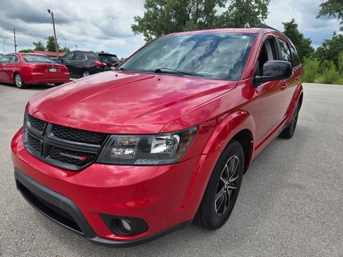Used 2018 Dodge Journey SXT w/ Connectivity Group FWD image 1
