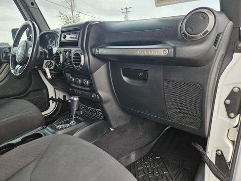 Used 2018 Jeep Wrangler Unlimited Sport S image 27