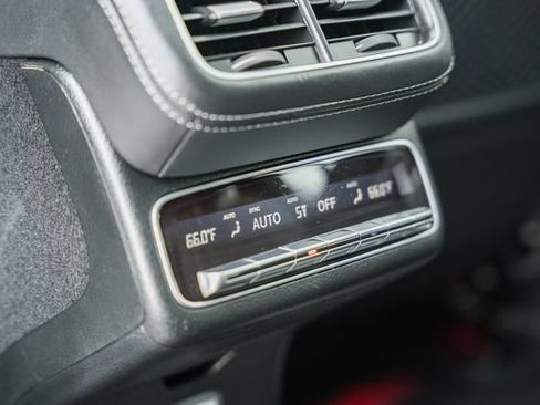 Used 2025 Mercedes-Benz GLS 450 4MATIC image 33