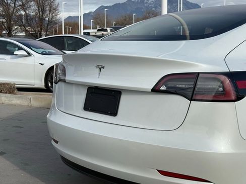 Used 2023 Tesla Model 3 Standard Range image 33