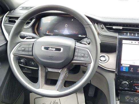 Used 2024 Jeep Grand Cherokee Limited w/ Luxury Tech Group II AWD/4WD image 29