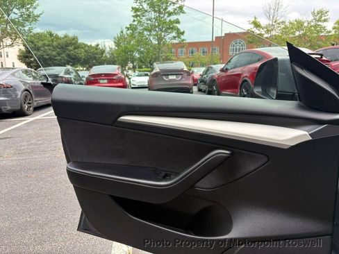 Used 2022 Tesla Model 3 Long Range AWD/4WD image 18