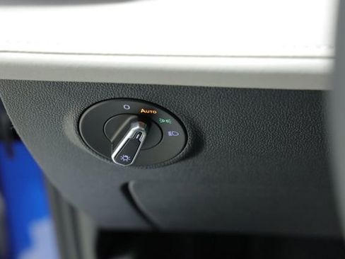 New 2026 Volkswagen Taos SE FWD image 27
