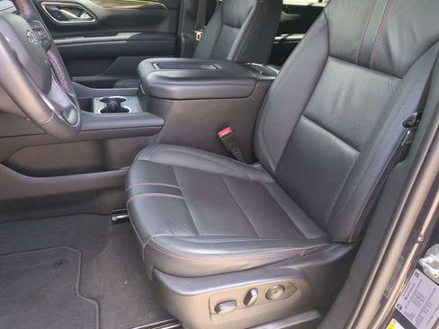 Used 2022 Chevrolet Suburban RST w/ Luxury Package AWD/4WD image 12