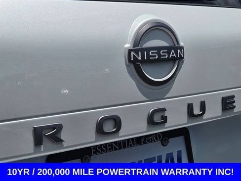Used 2025 Nissan Rogue SV FWD image 16