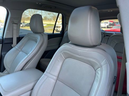 Used 2022 Lincoln Aviator Reserve w/ Elements Package Plus image 24