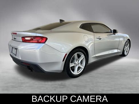 Used 2018 Chevrolet Camaro LT RWD image 4