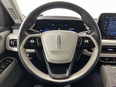 Certified 2025 Lincoln Aviator Reserve w/ Luxury Package image 12
