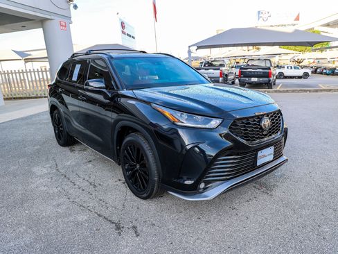 Used 2023 Toyota Highlander XSE image 5