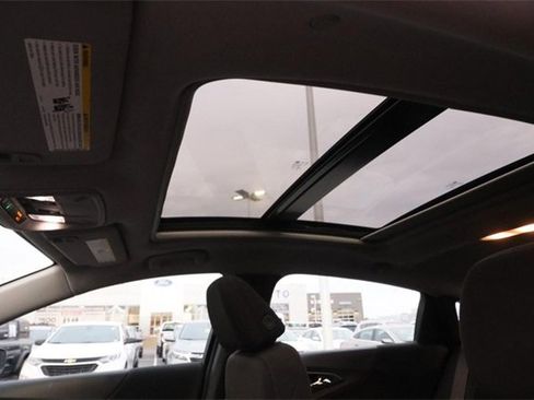 Used 2024 Chevrolet Malibu LT image 9