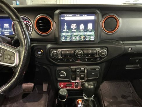 Used 2020 Jeep Gladiator Mojave AWD/4WD image 19