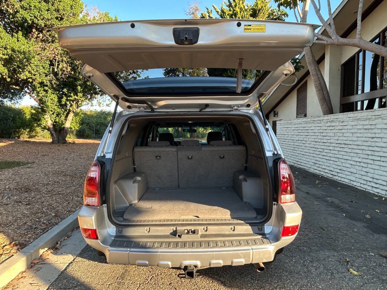 Used 2005 Toyota 4Runner SR5 AWD/4WD image 29