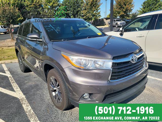 Used 2016 Toyota Highlander XLE FWD image 3