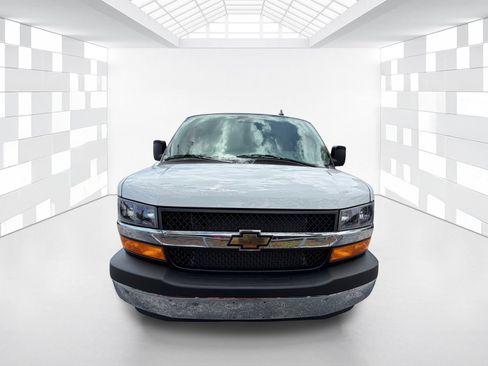 Used 2025 Chevrolet Express 3500 LT w/ LT Preferred Equipment Group RWD image 2