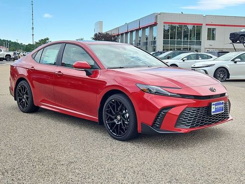 New 2026 Toyota Camry Hybrid AWD/4WD image 3