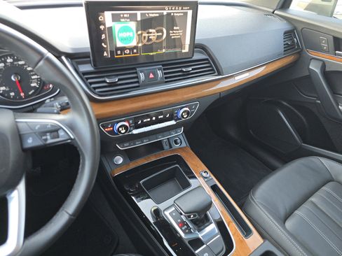 Certified 2023 Audi Q5 2.0T Premium w/ Convenience Package image 23