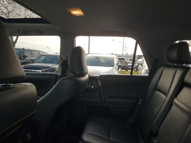 Used 2020 Toyota 4Runner 4WD image 8