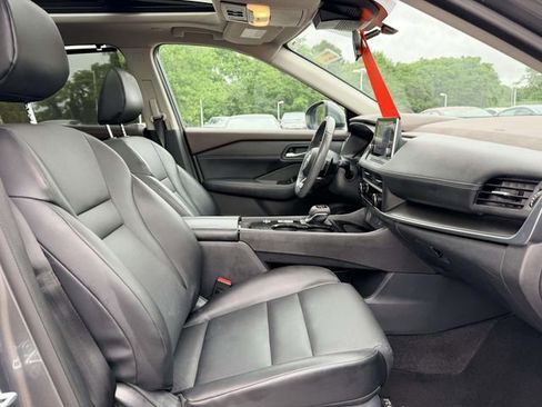Used 2023 Nissan Rogue SV w/ SV Premium B Package FWD image 10