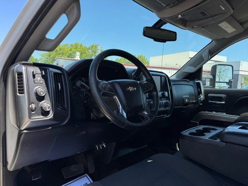 Used 2018 Chevrolet Silverado 2500 LT w/ LT Convenience Package AWD/4WD image 14