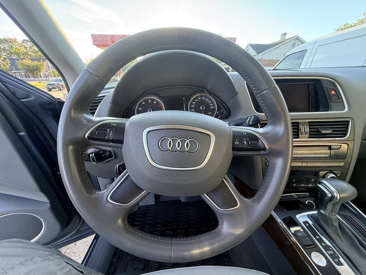 Used 2015 Audi Q5 2.0T Premium Plus w/ Technology Package AWD/4WD image 12