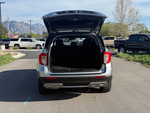 Used 2024 Ford Explorer XLT w/ Equipment Group 202A AWD/4WD image 12