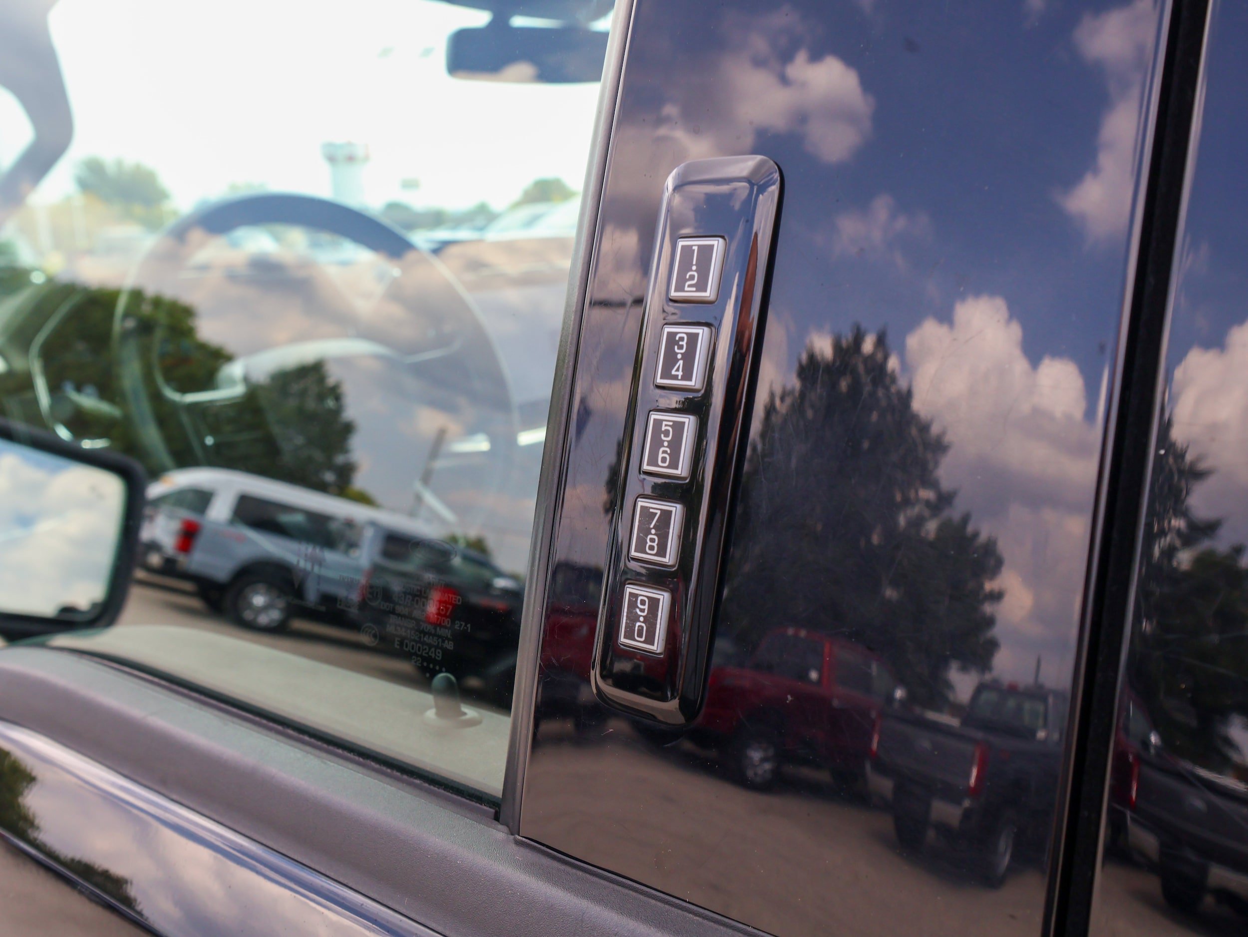 Used 2022 Ford F150 Lariat w/ Equipment Group 501A Mid AWD/4WD image 12