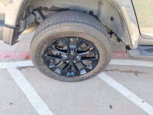 Used 2023 Jeep Wrangler Sahara w/ Cold Weather Group image 11