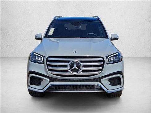 New 2026 Mercedes-Benz GLS 580 4MATIC image 2