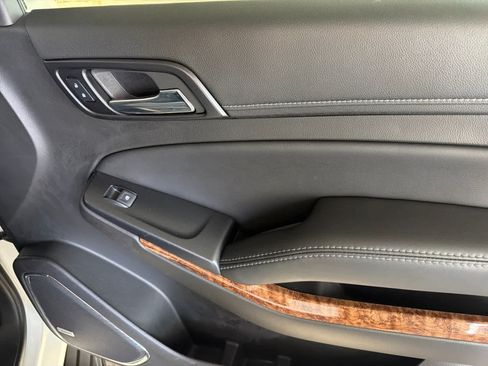 Used 2018 Chevrolet Tahoe Premier AWD/4WD image 18