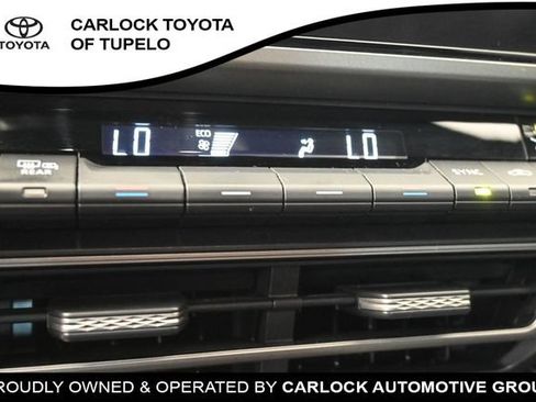 Used 2025 Toyota Camry SE w/ Convenience Package FWD image 13