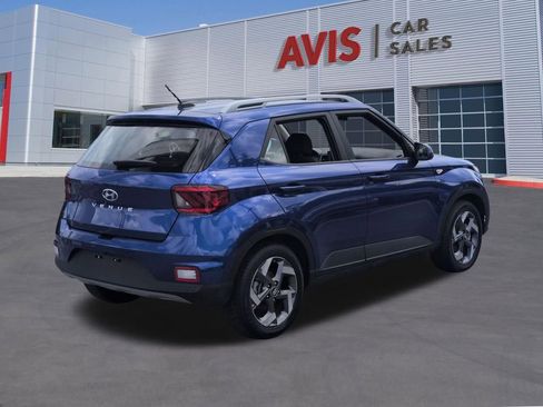 Used 2025 Hyundai Venue SEL FWD image 6