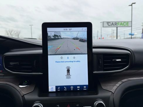 Used 2020 Ford Explorer Platinum w/ Premium Technology Package image 47