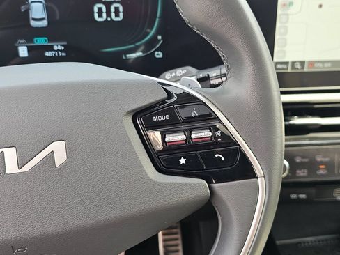 Used 2023 Kia Niro EX Touring FWD image 32