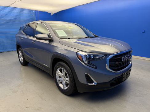 Used 2019 GMC Terrain SLE FWD image 2