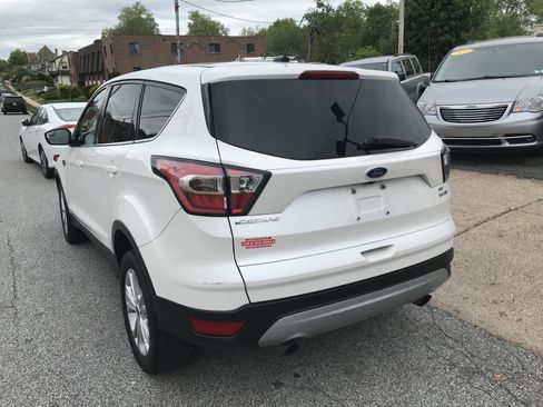 Used 2017 Ford Escape SE w/ SE Cold Weather Package AWD/4WD image 6