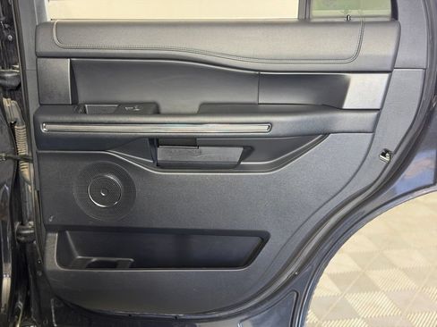 Used 2024 Ford Expedition XLT AWD/4WD image 39