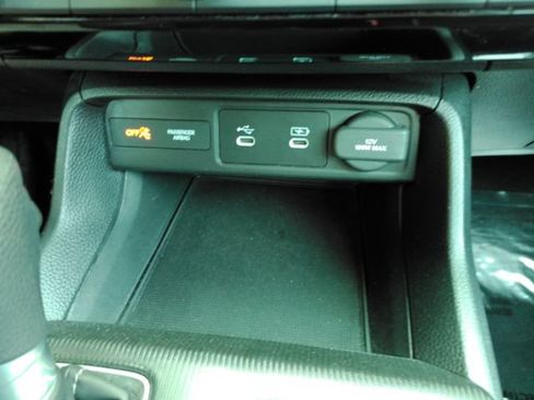 Used 2025 Honda Civic LX image 39
