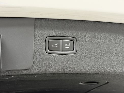 Certified 2021 Porsche Cayenne Turbo S AWD/4WD image 71