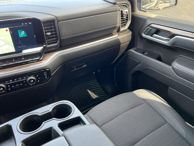 Used 2025 Chevrolet Silverado 1500 LT AWD/4WD image 31