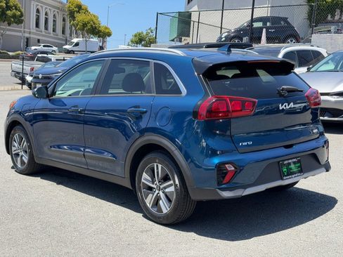 Used 2022 Kia Niro LXS FWD image 7