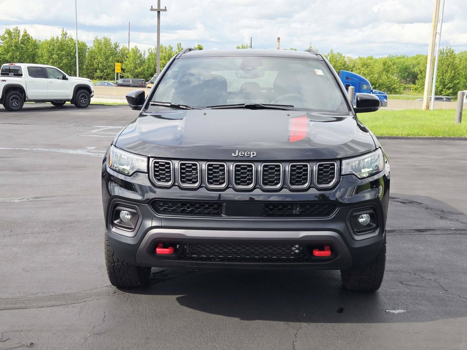Used 2024 Jeep Compass Trailhawk AWD/4WD image 10
