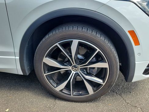 Used 2022 Volkswagen Tiguan SEL R-Line AWD/4WD image 23