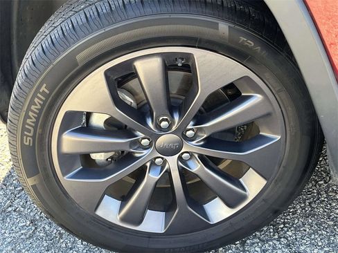 Used 2021 Jeep Cherokee Latitude Lux 80th Anniv w/ Quick Order Package 26U 80TH image 8