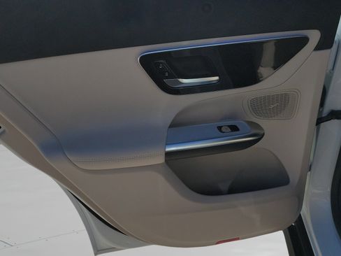 Certified 2026 Mercedes-Benz GLC 300 image 9
