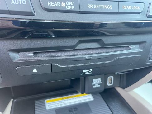 Used 2022 Honda Pilot Elite image 42