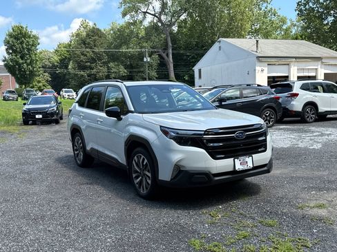 Certified 2025 Subaru Forester Touring AWD/4WD image 7