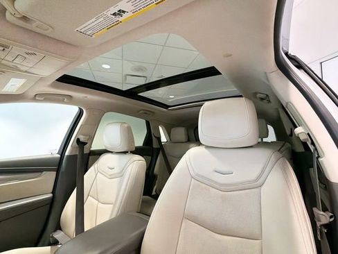 Certified 2019 Cadillac XT5 Premium Luxury FWD image 12