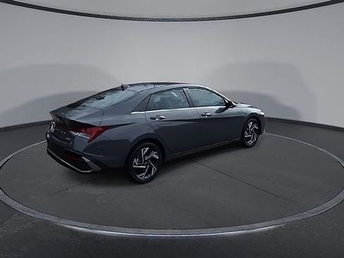 New 2026 Hyundai Elantra Limited image 12